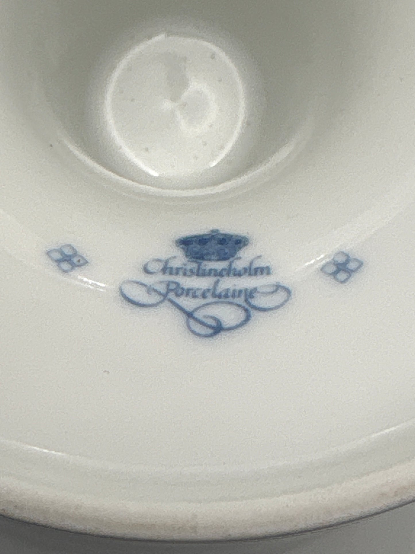 Opsats på fod fra Christineholm porcelæn med blå klokkeblomst