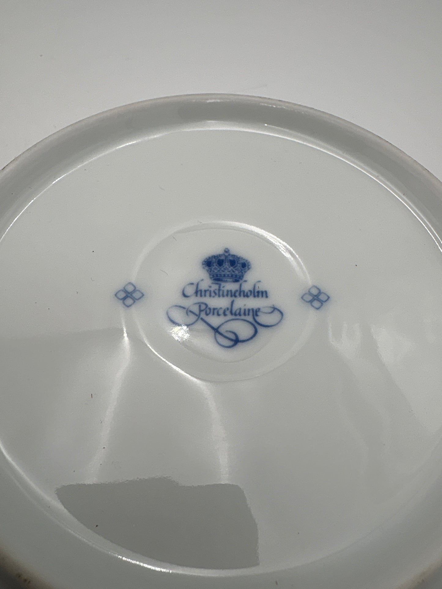 Skål fra Christineholm porcelæn med blå klokkeblomst