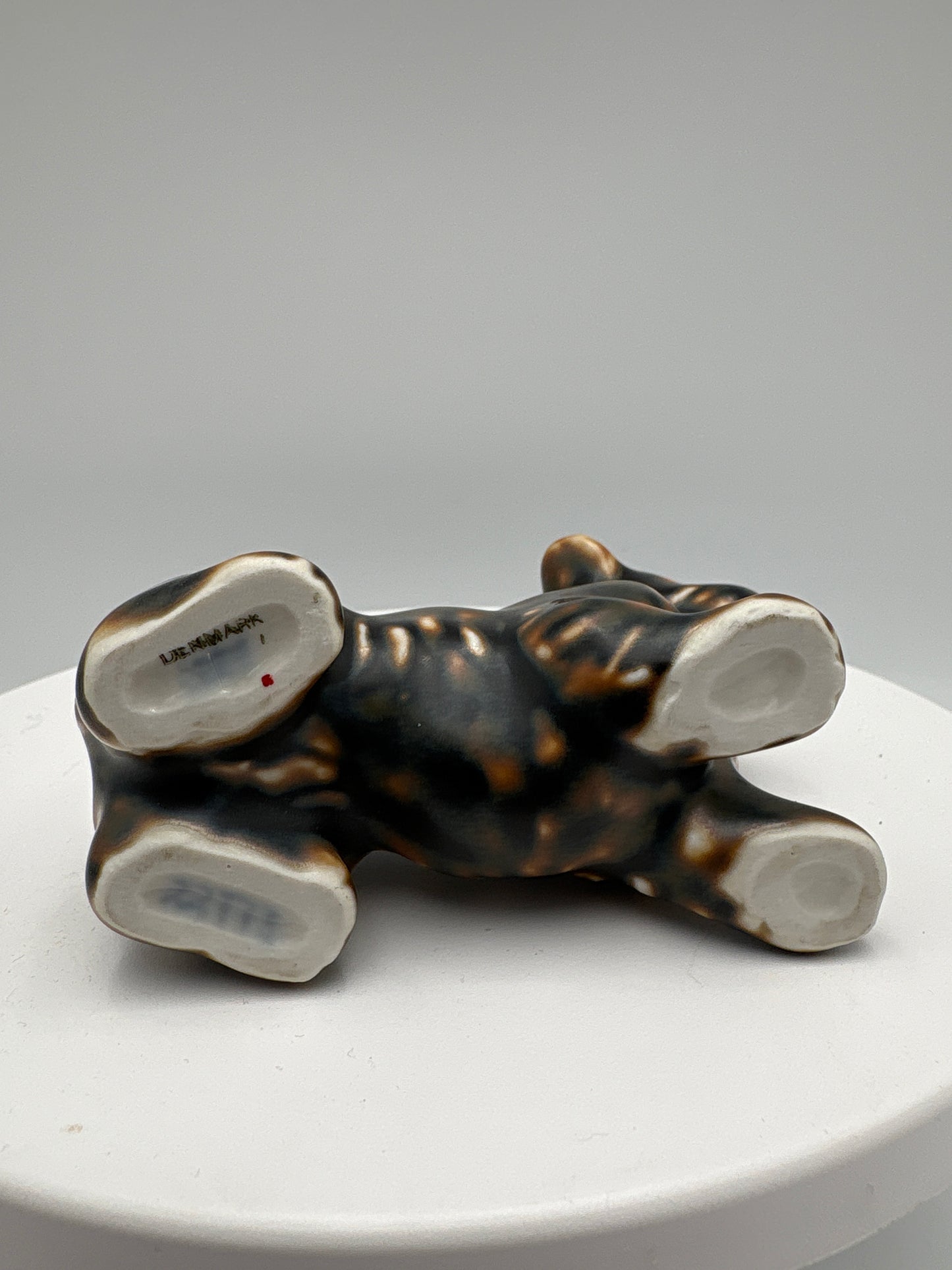 Royal Copenhagen-Jeanne Grut-Stående hund