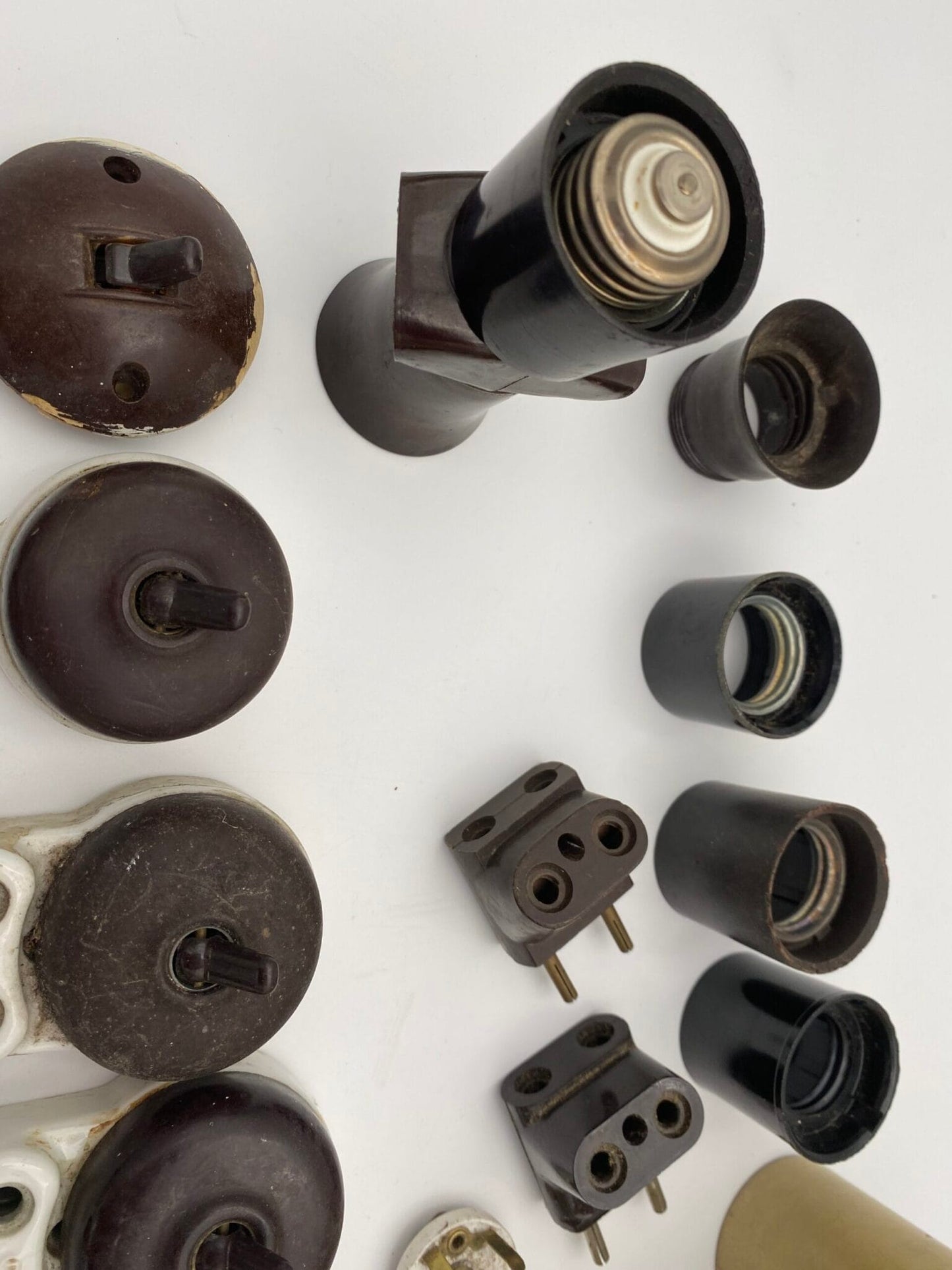 Gammeldags kontakter m.m.