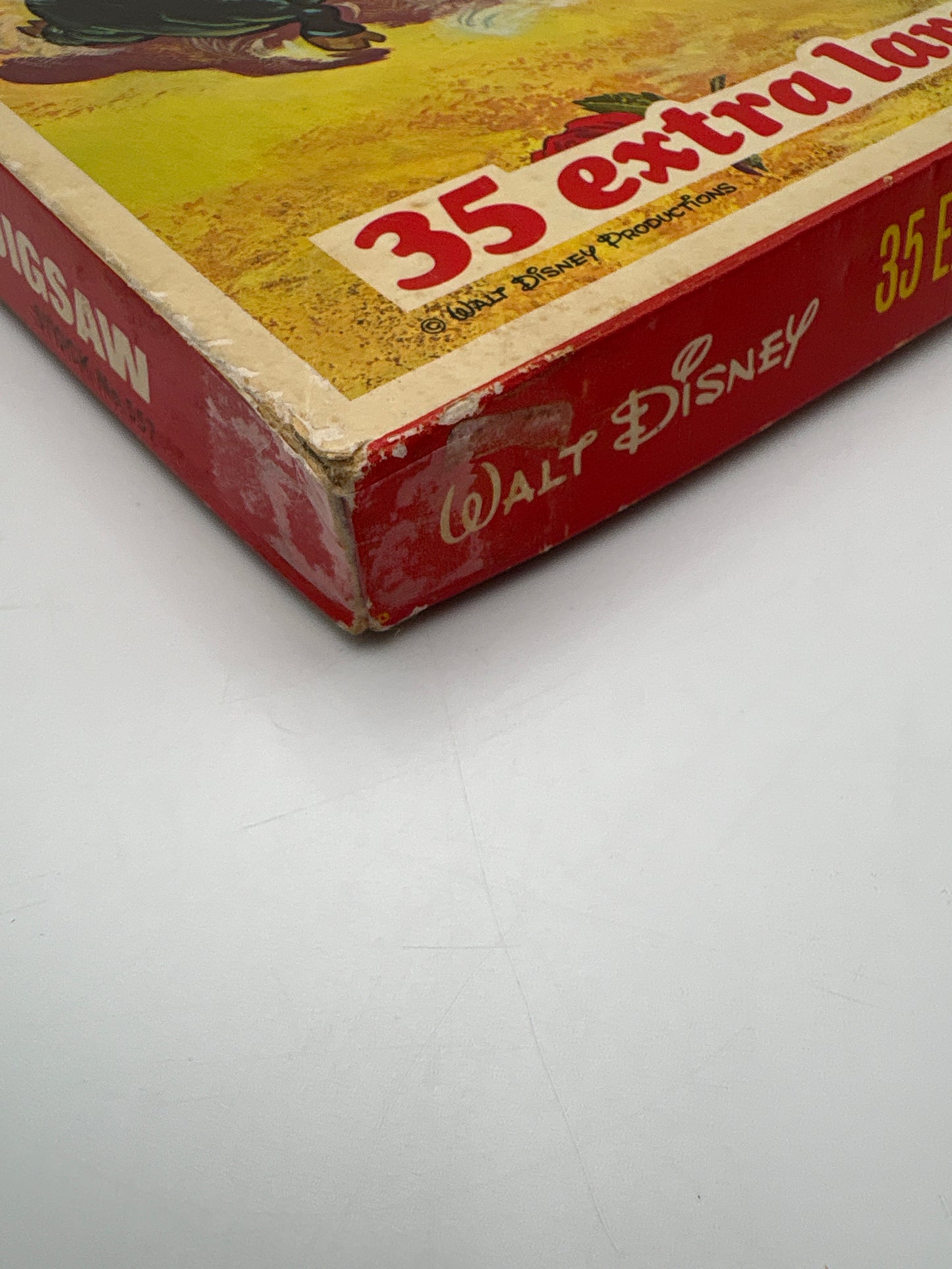 Vintage Disney Wooden jigsaw, Fedtmule som tyrefægter