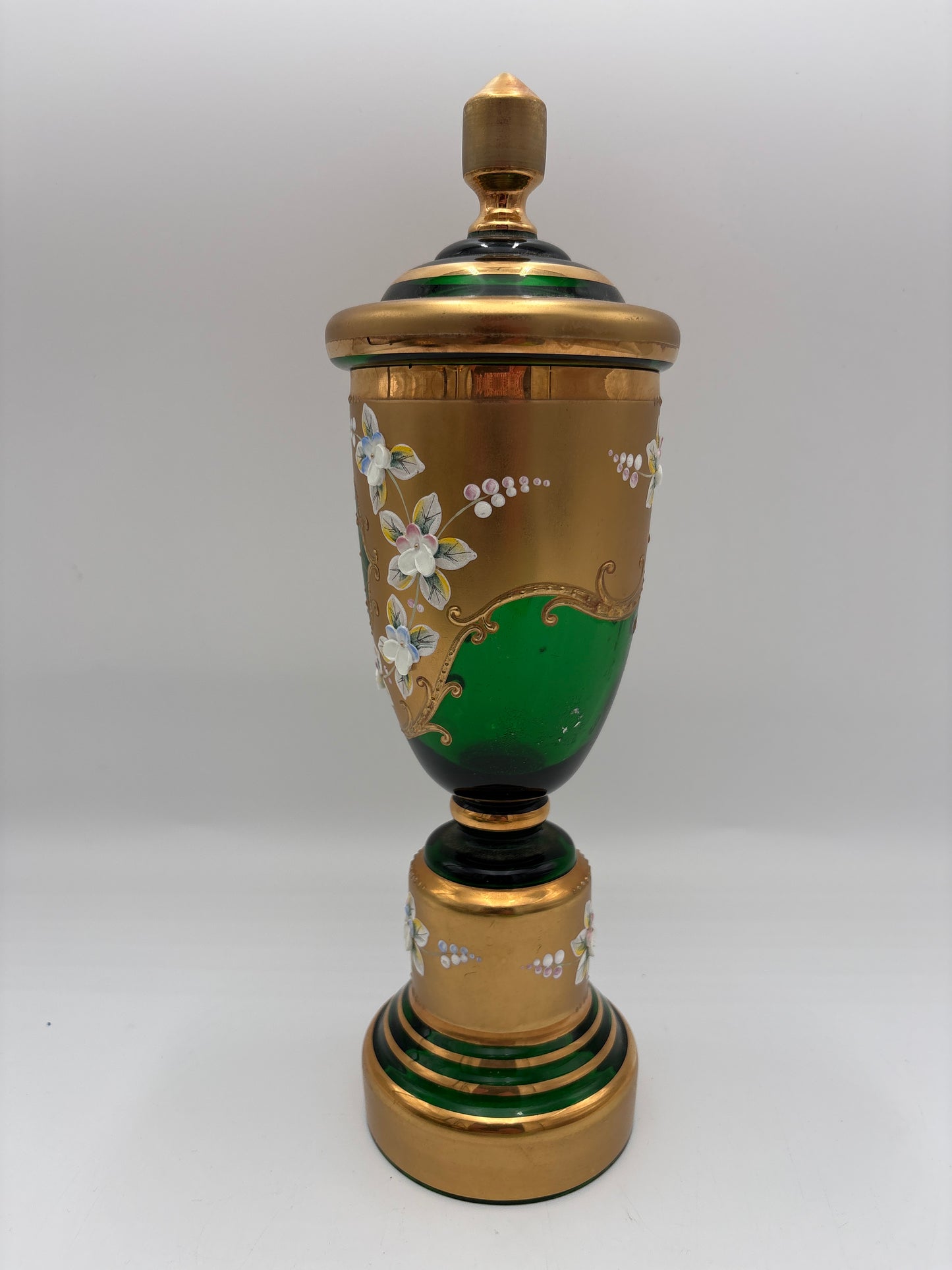 Vintage Bohemia krystal med Guld og Enamel,  Pokal med låg , grøn, 30cm