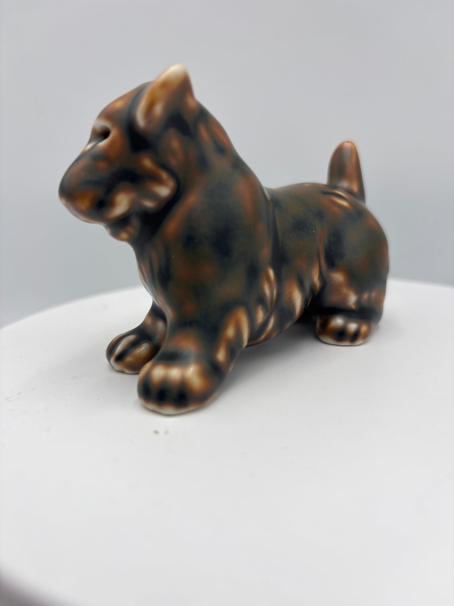 Royal Copenhagen-Jeanne Grut-Stående hund