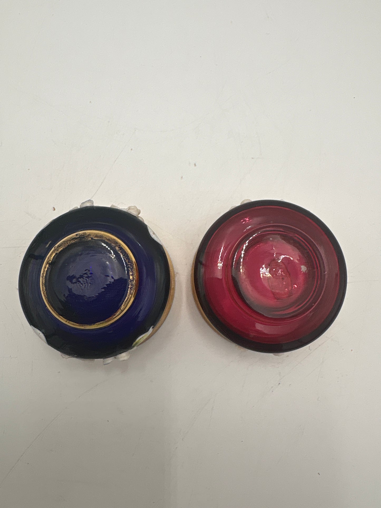 Vintage Bohemia krystal med Guld og Enamel, 2 små fyrfadsstager, Rød og blå, ø6cm
