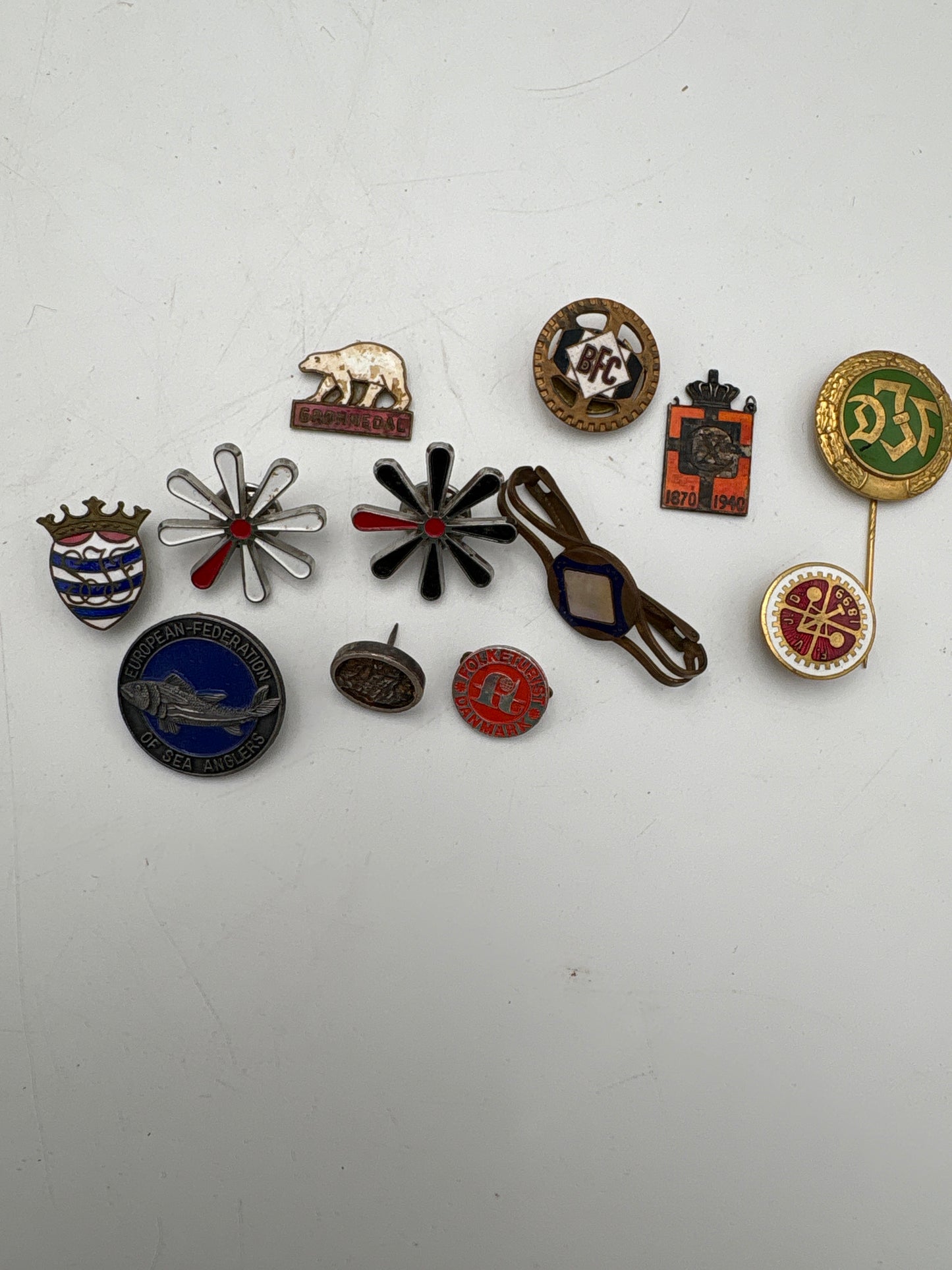 Diverse emblemer/medaljer/pins