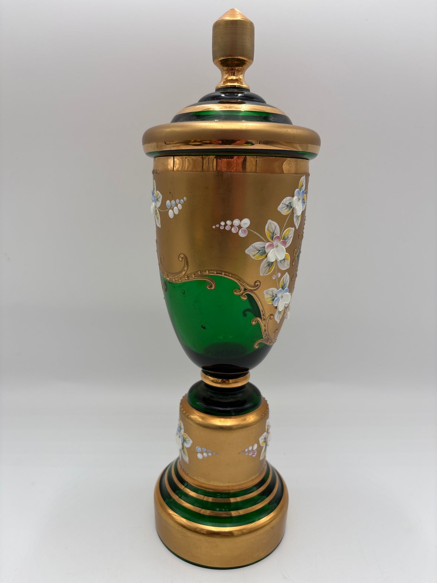 Vintage Bohemia krystal med Guld og Enamel,  Pokal med låg , grøn, 30cm