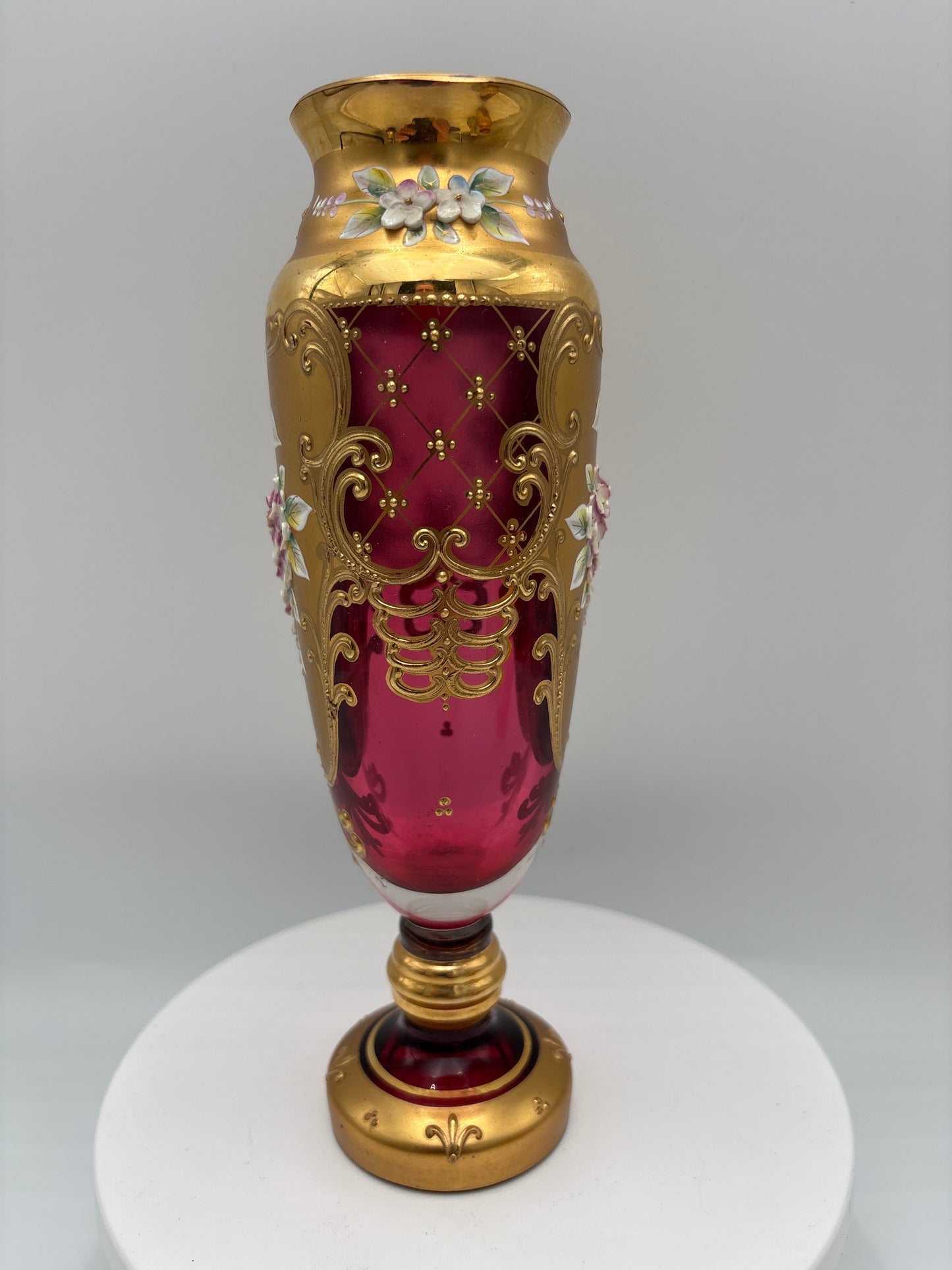 Vintage Bohemia krystal med Guld og Enamel, Vase på fod,  rød, 21cm