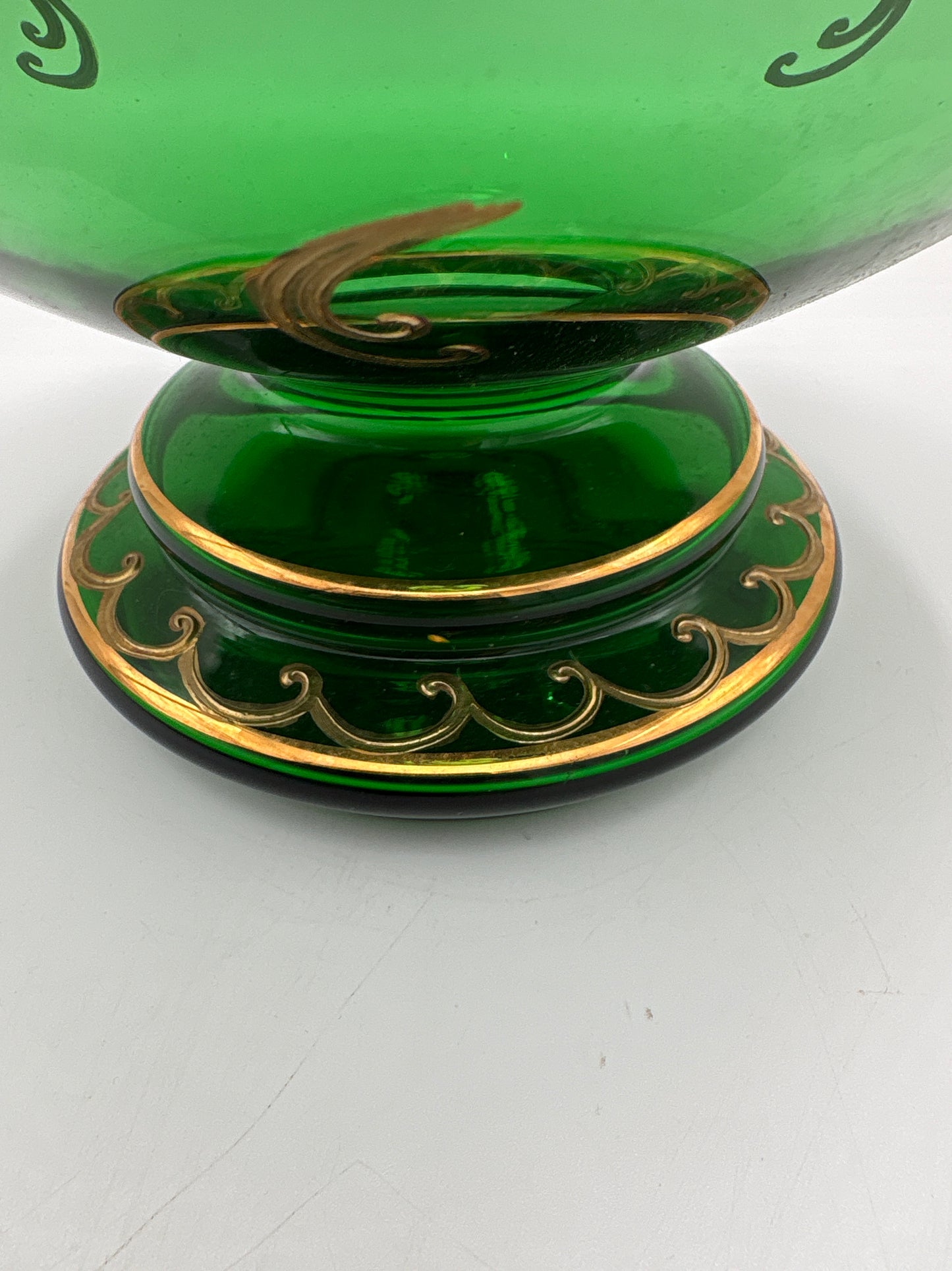 Vintage Bohemia krystal med Guld og Enamel, Stor Bonbonniere på fod , grøn, 24cm