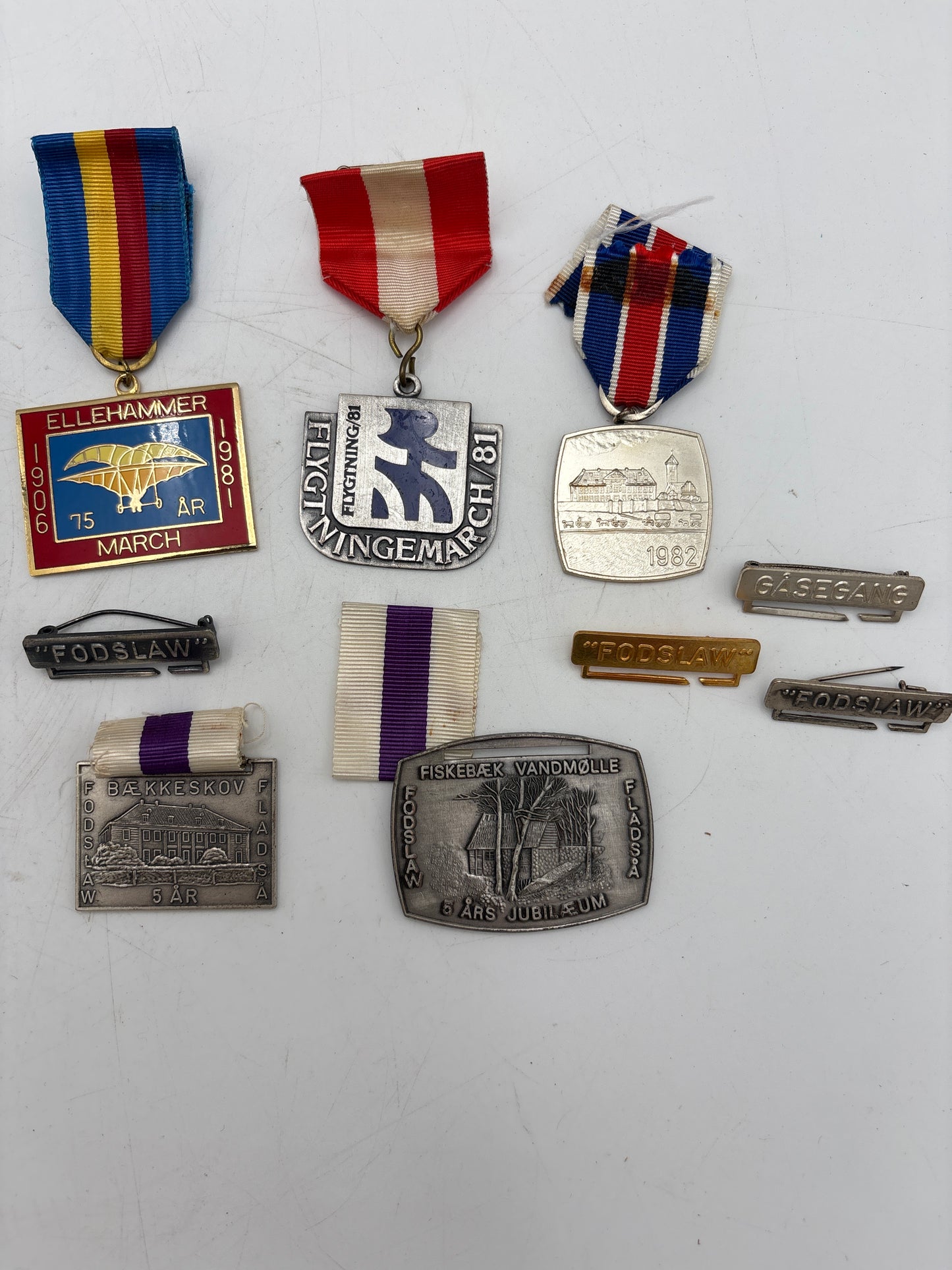 Diverse emblemer/medaljer/pins