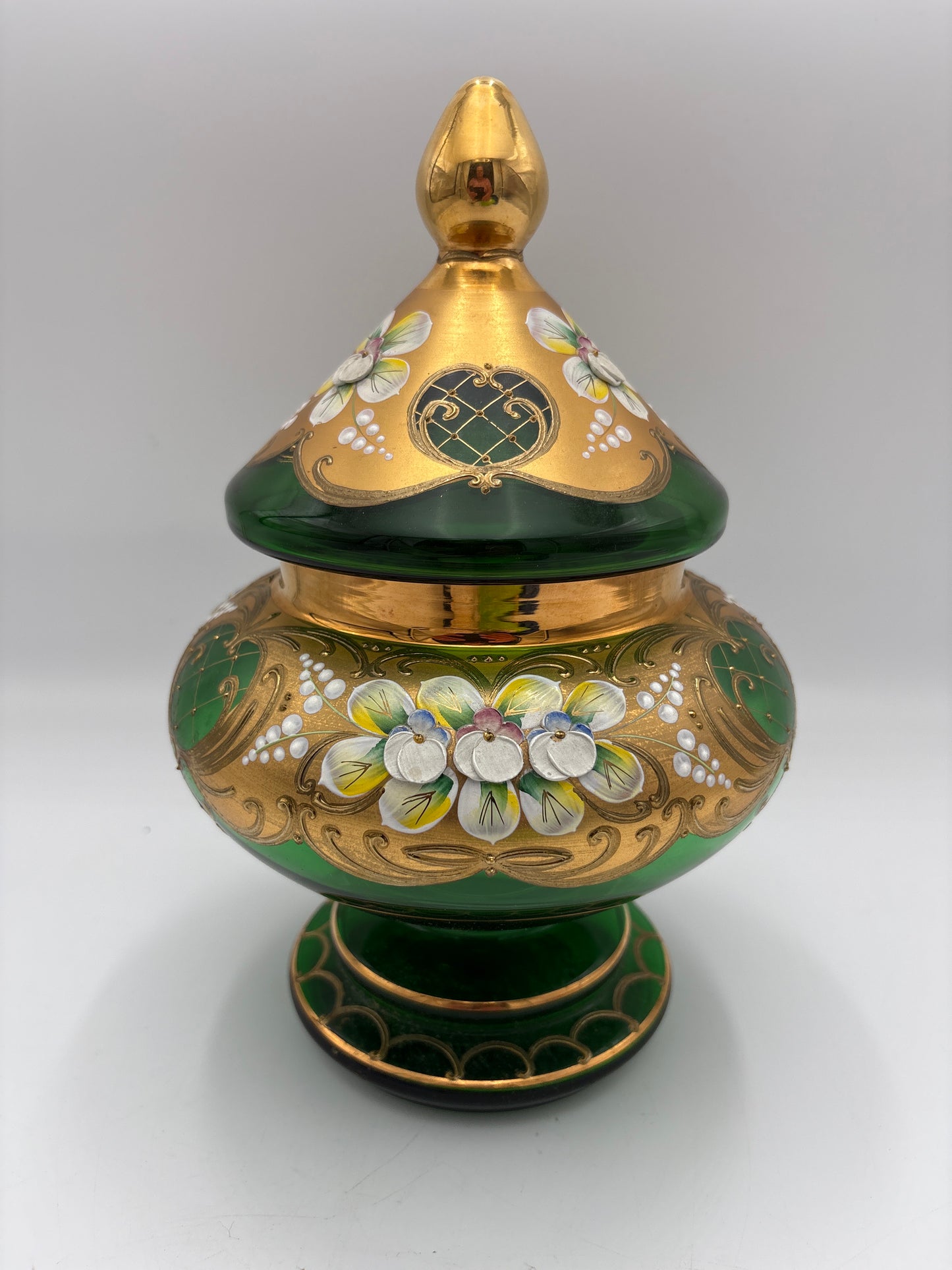Vintage Bohemia krystal med Guld og Enamel, Stor Bonbonniere på fod , grøn, 27cm