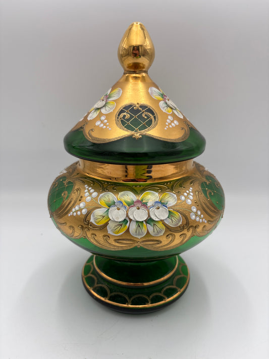Vintage Bohemia krystal med Guld og Enamel, Stor Bonbonniere på fod , grøn, 27cm