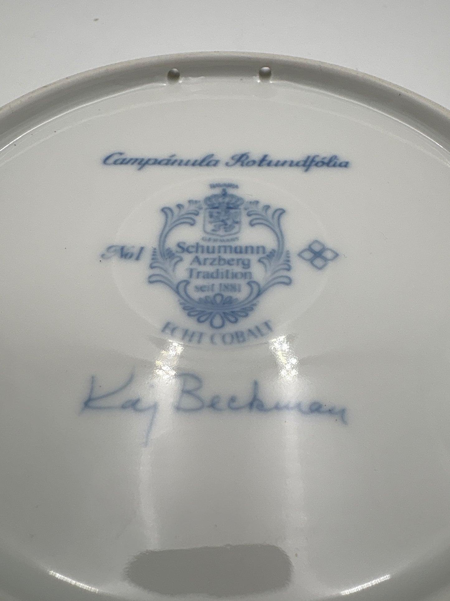 Platte fra Christineholm porcelæn med blå klokkeblomst
