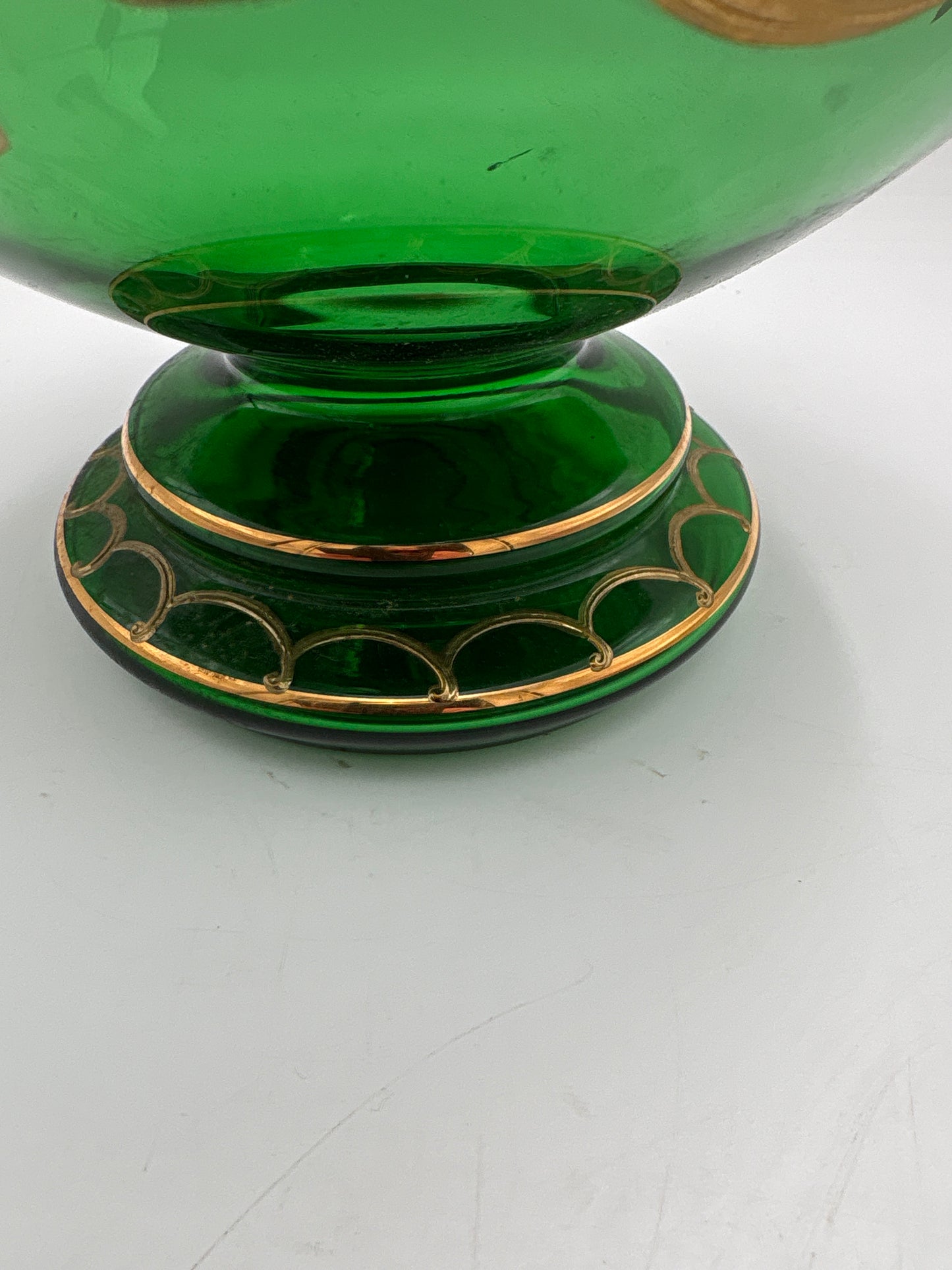 Vintage Bohemia krystal med Guld og Enamel, Stor Bonbonniere på fod , grøn, 27cm