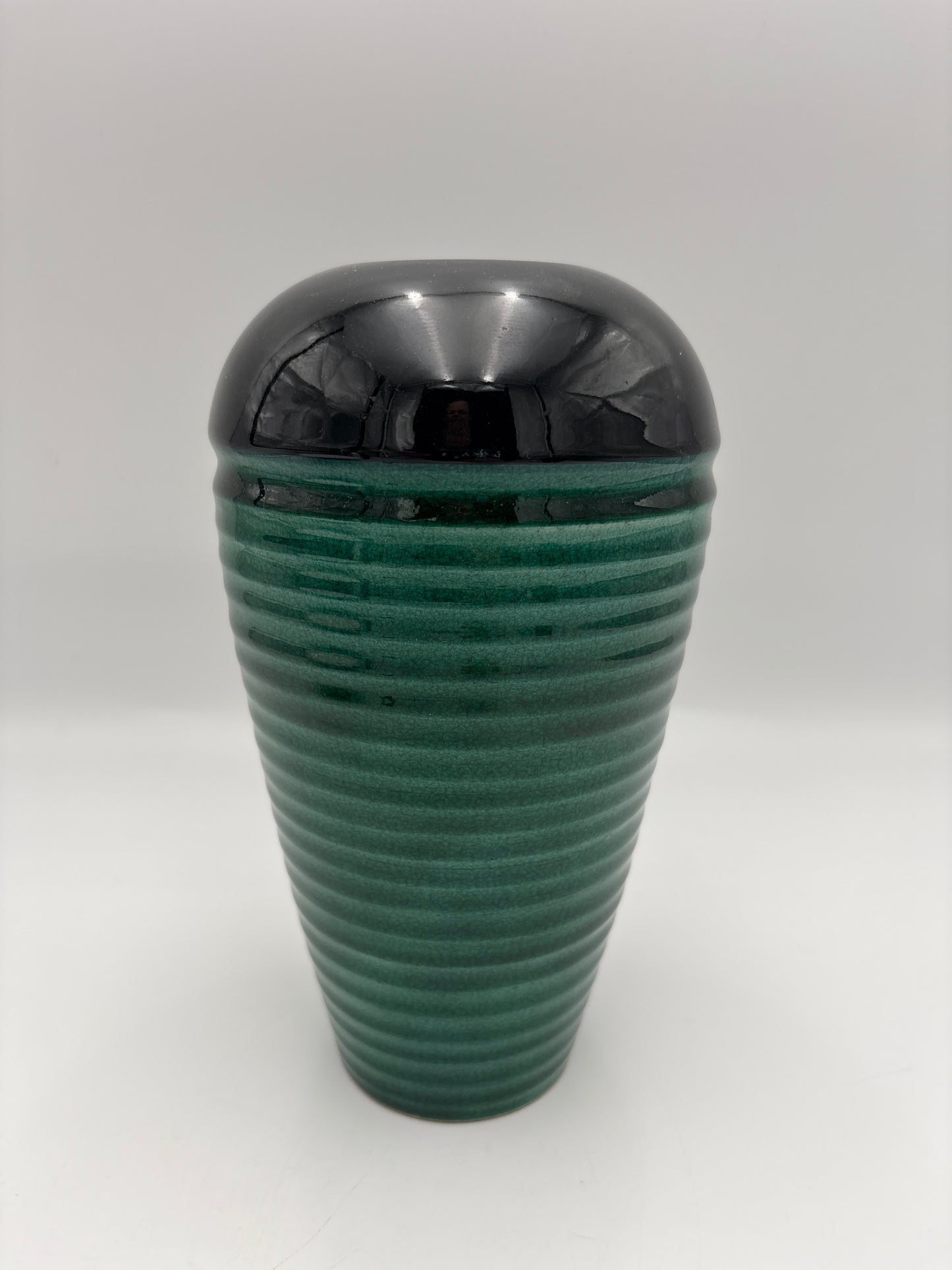 Kæhler vase med Næstveds byvåben