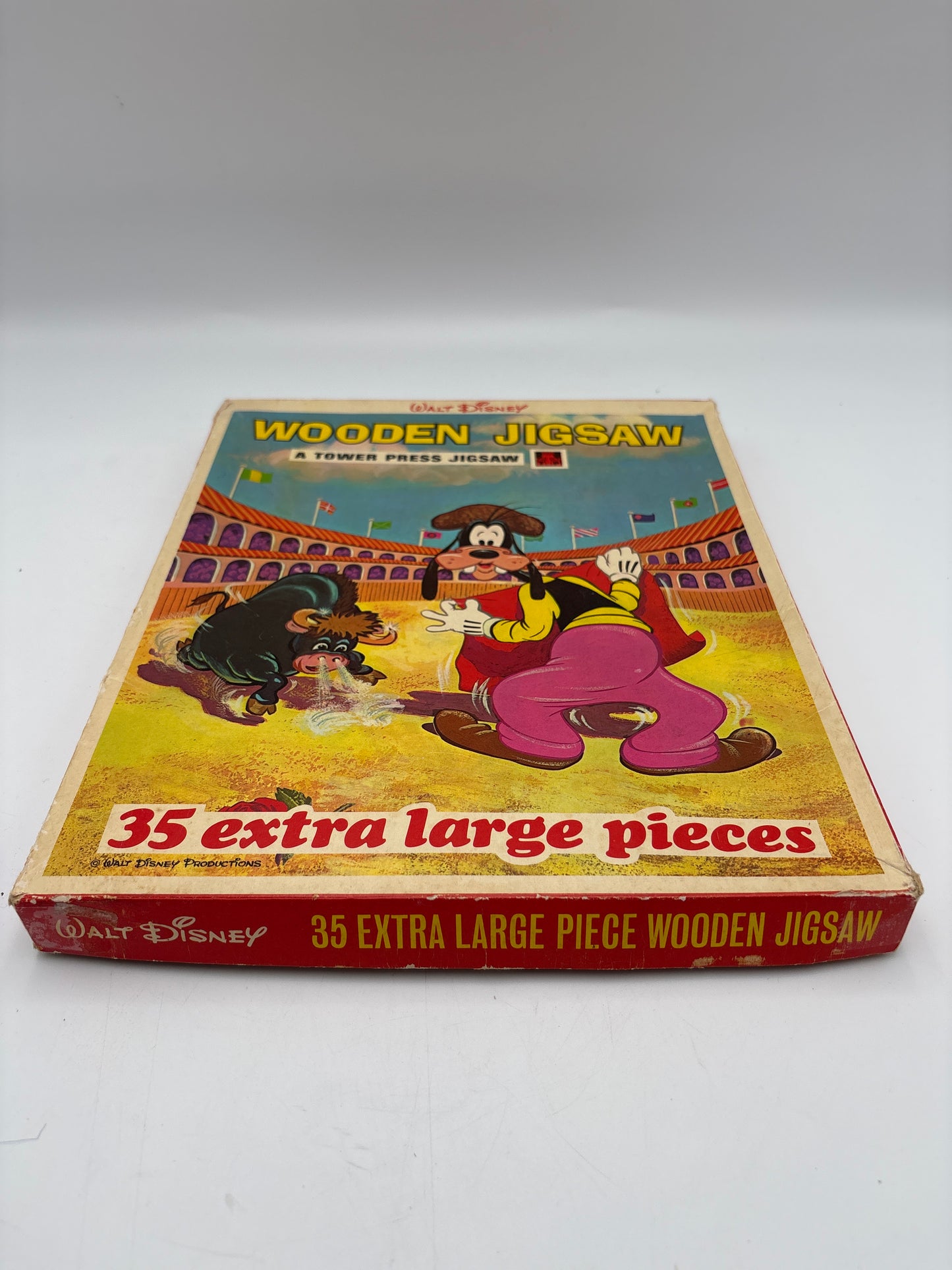 Vintage Disney Wooden jigsaw, Fedtmule som tyrefægter