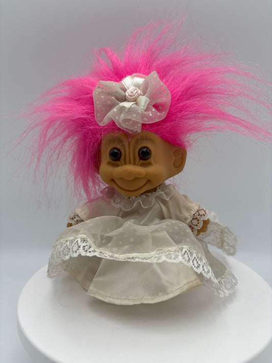 Russ Berrie Lykke troll nr. 18315, Bride.