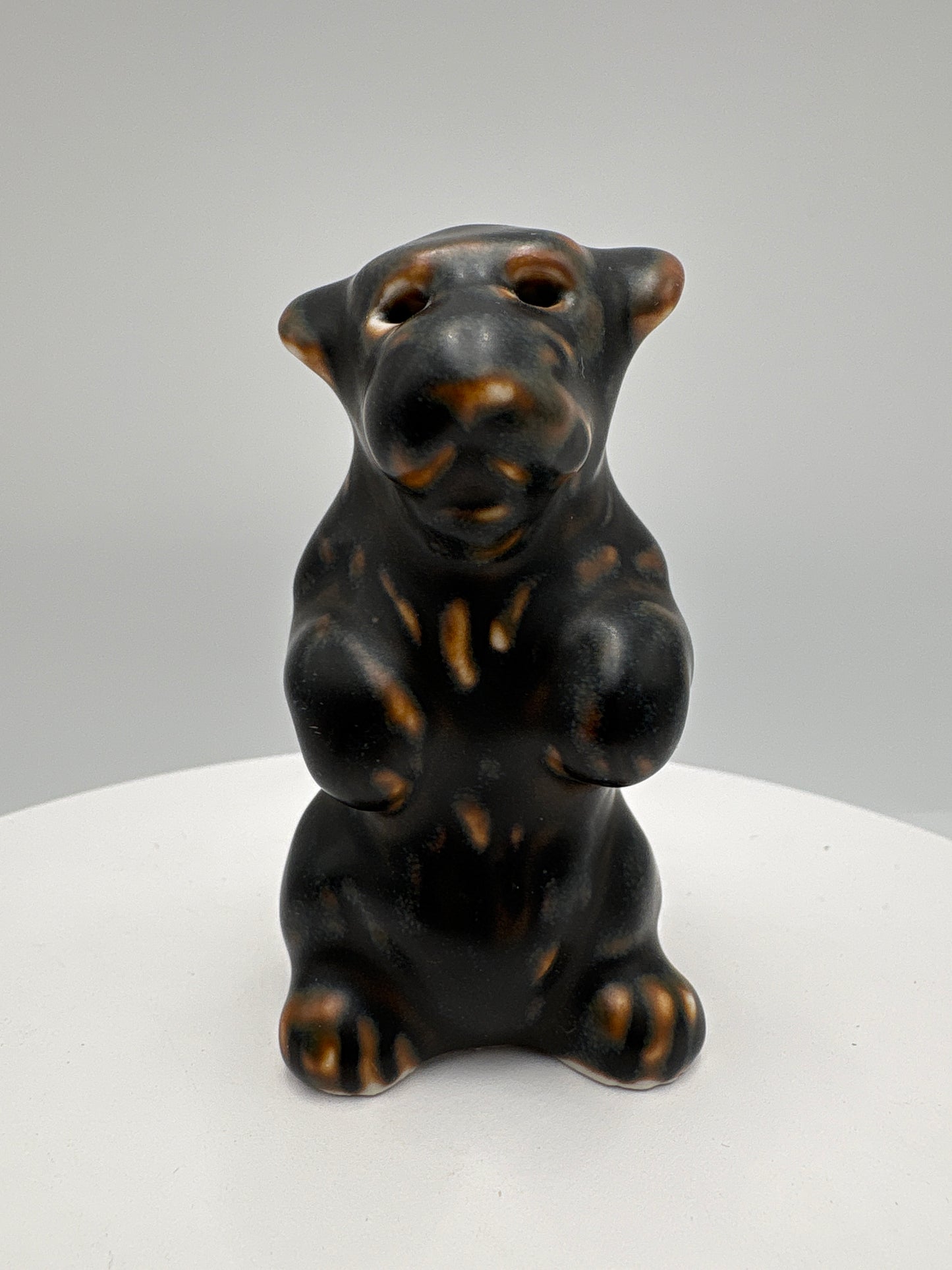 Royal Copenhagen-Jeanne Grut-Hund siddende på bagben
