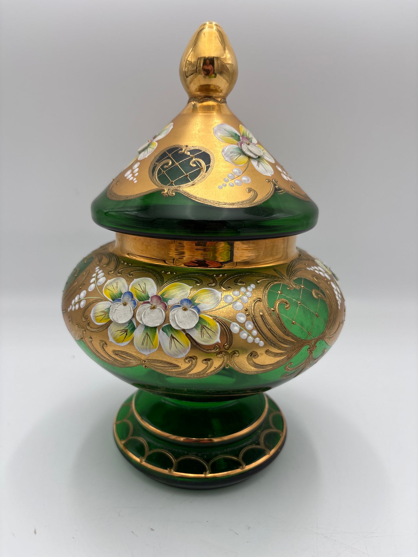 Vintage Bohemia krystal med Guld og Enamel, Stor Bonbonniere på fod , grøn, 27cm