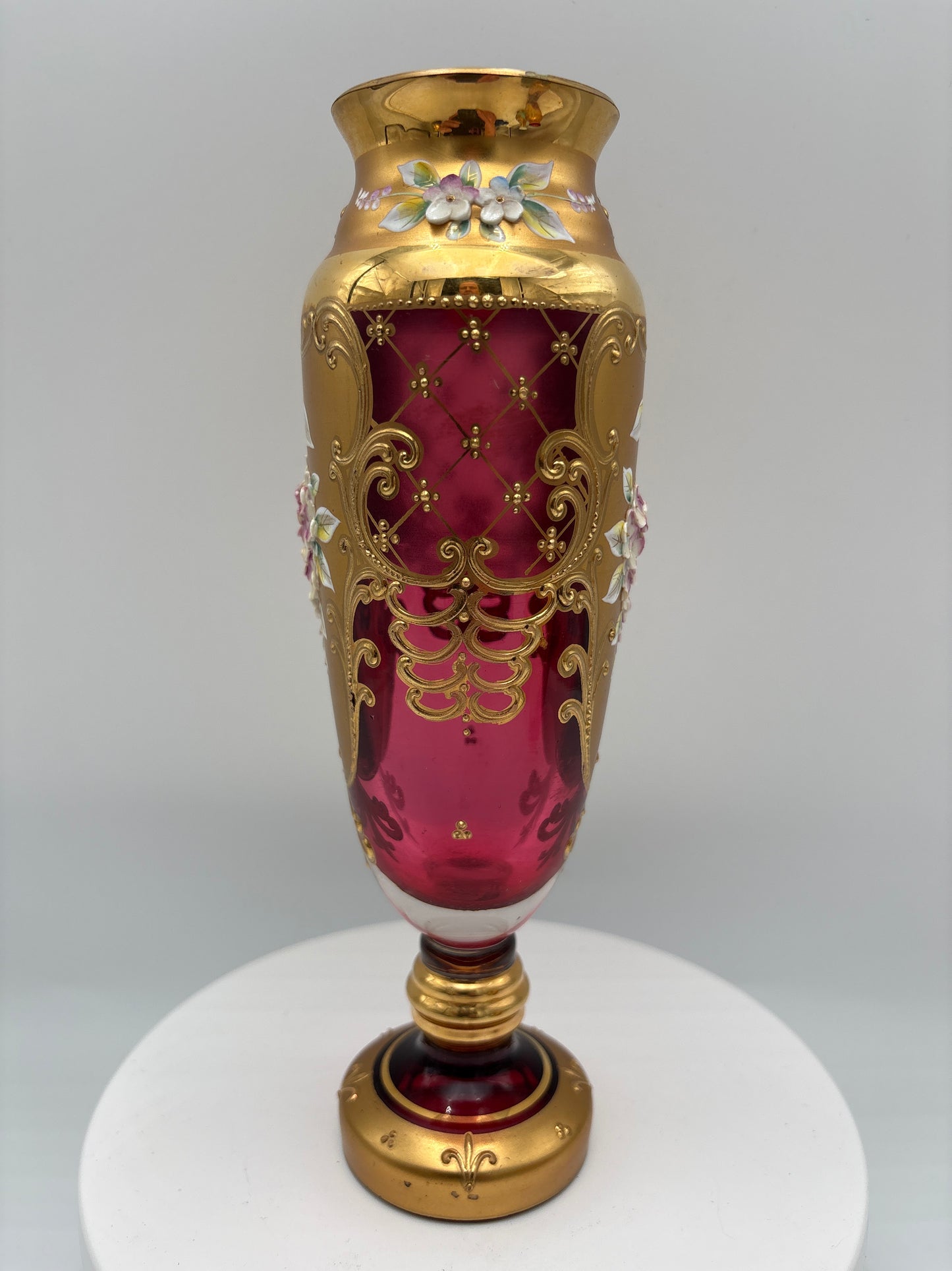 Vintage Bohemia krystal med Guld og Enamel, Vase på fod,  rød, 21cm
