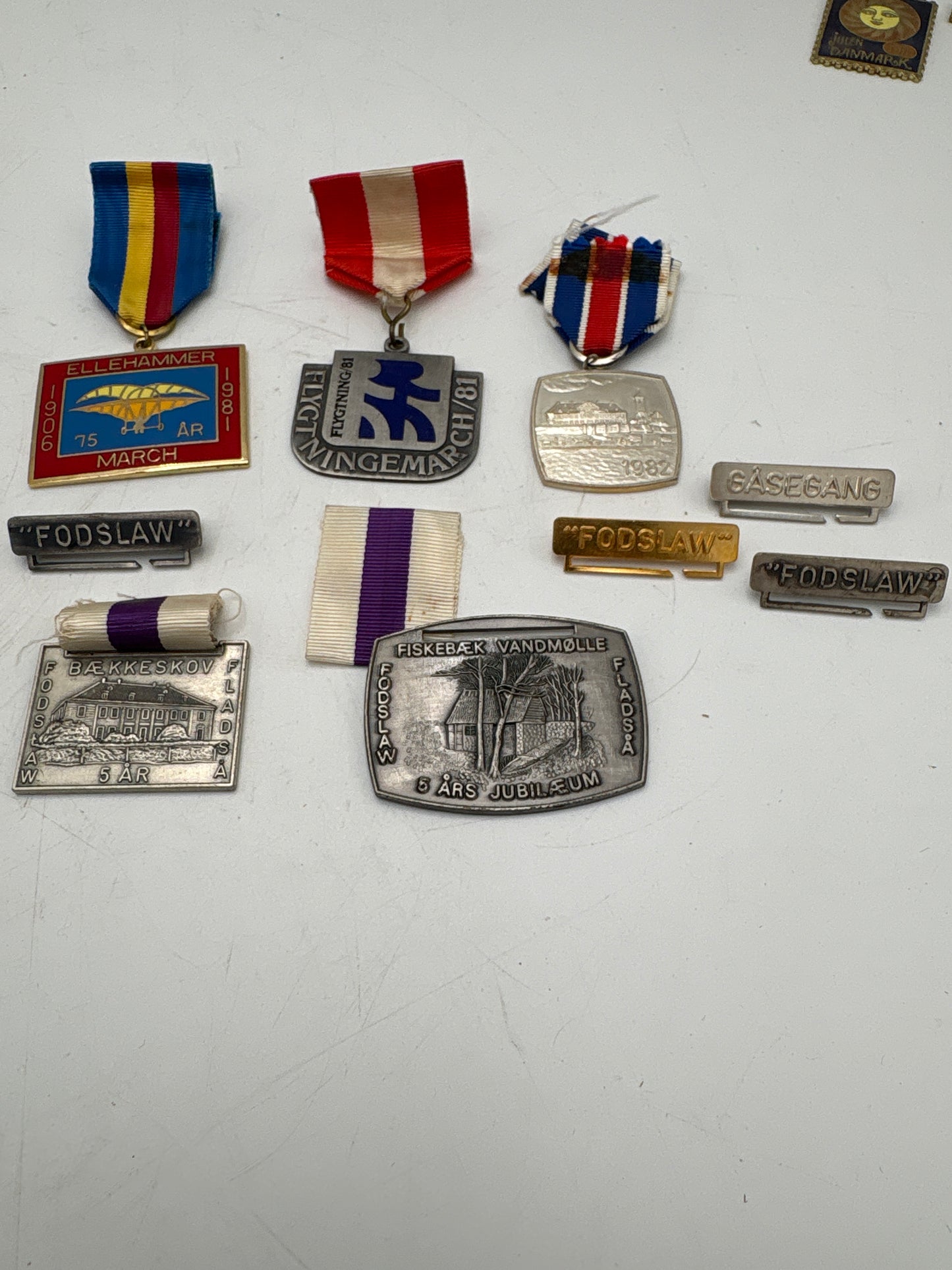 Diverse emblemer/medaljer/pins