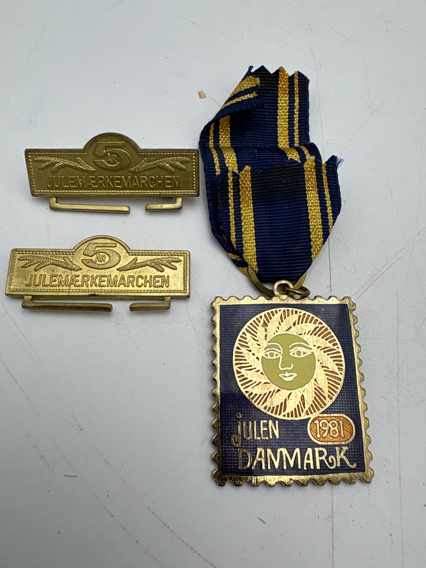 Diverse emblemer/medaljer/pins