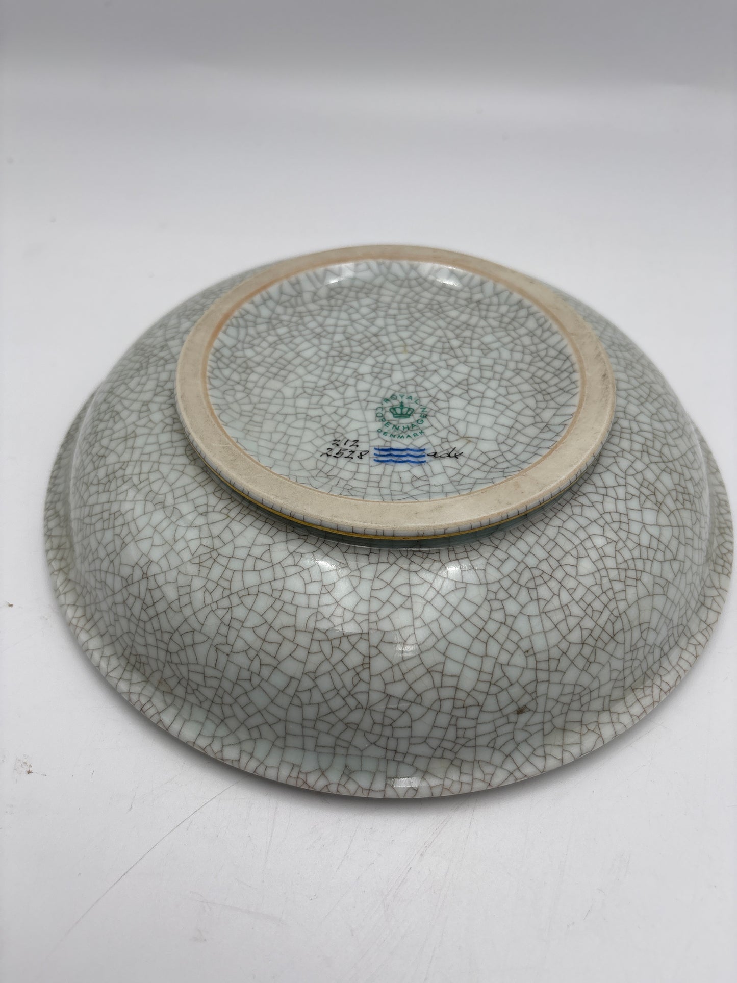 Royal Copenhagen Krakele' skål, 212-2528