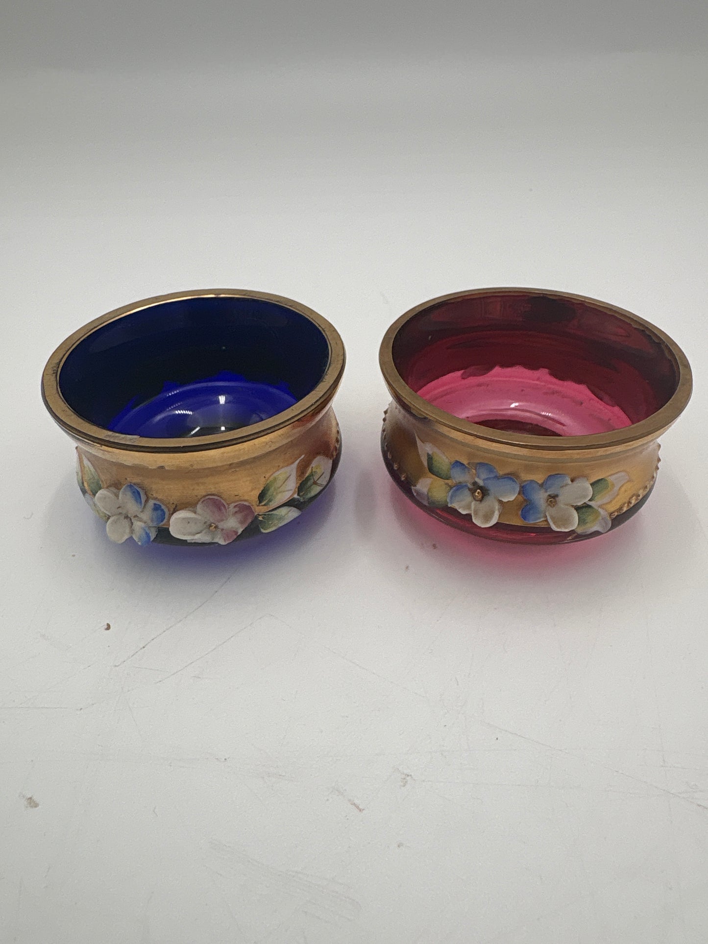 Vintage Bohemia krystal med Guld og Enamel, 2 små fyrfadsstager, Rød og blå, ø6cm