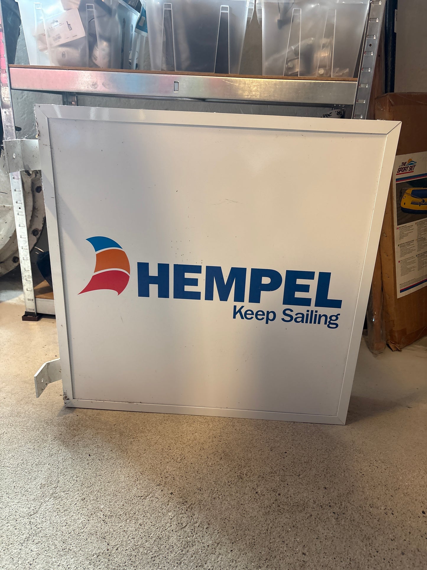 Ubrugt Hempel skilt