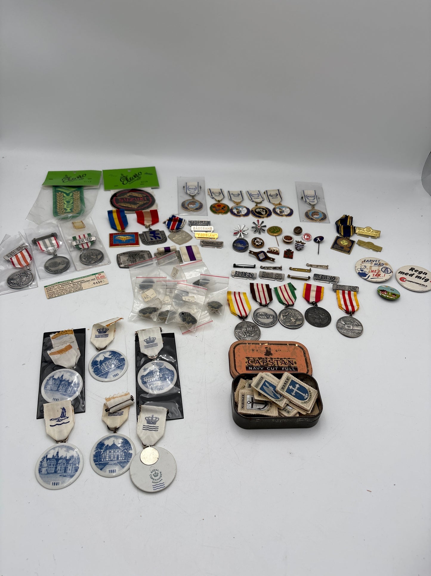 Diverse emblemer/medaljer/pins