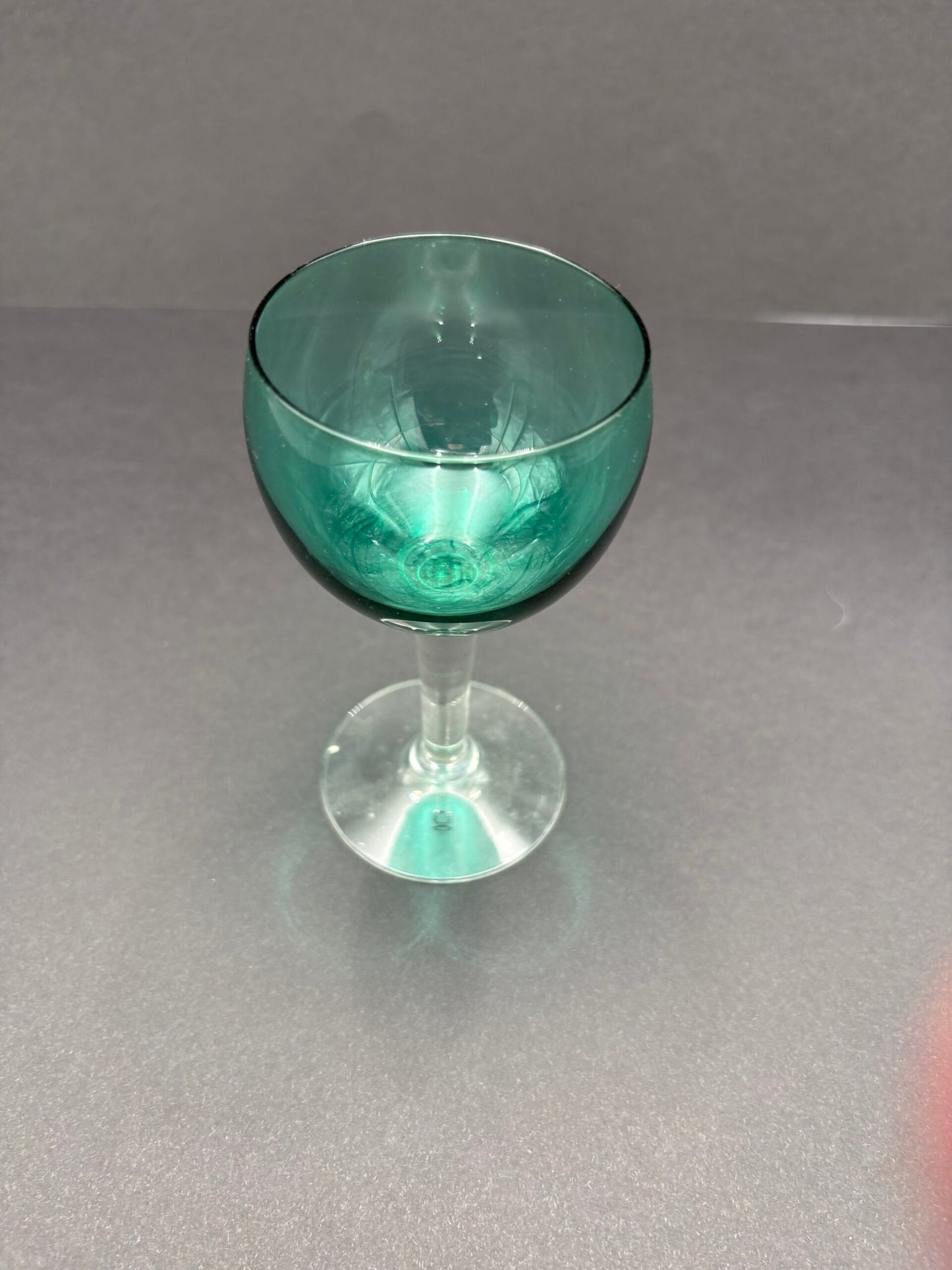 Holmegård -Grønt hvidvinsglas ø6,5 h11cm