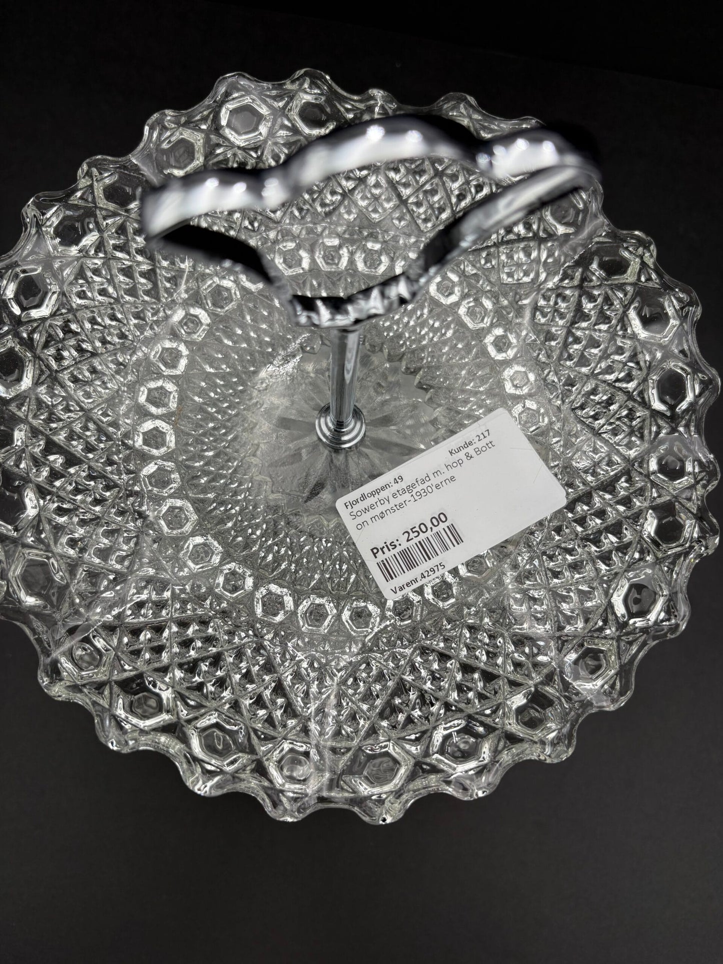 Sowerby Etagefad m. Hop&Button mønster fra 1930'erne