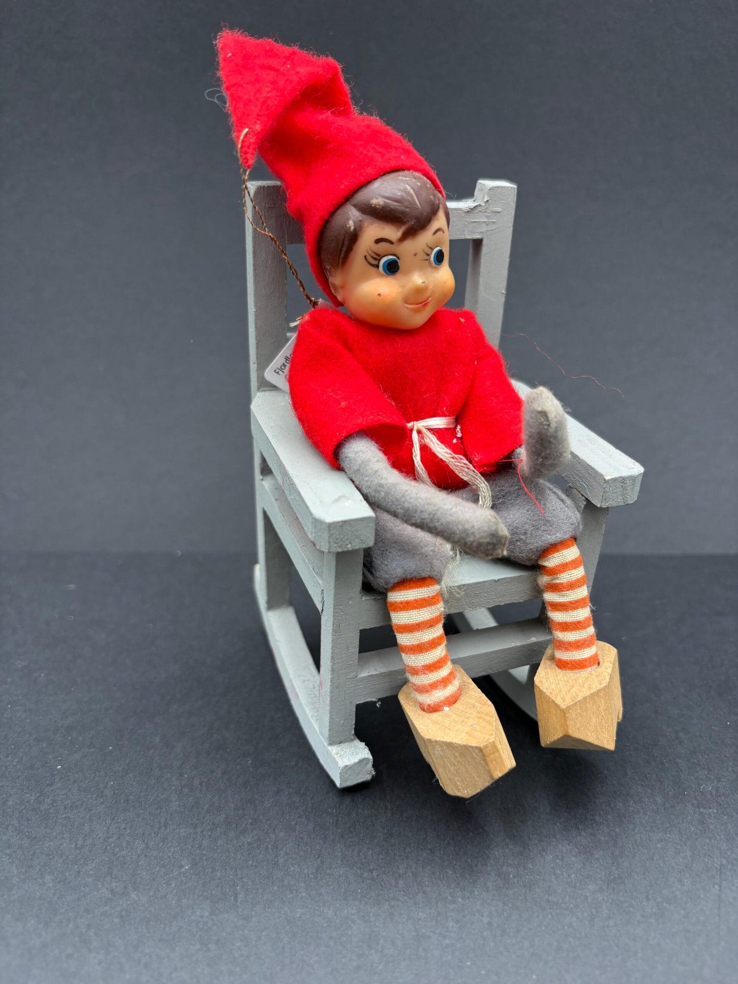 Retro nisse i gyngestol