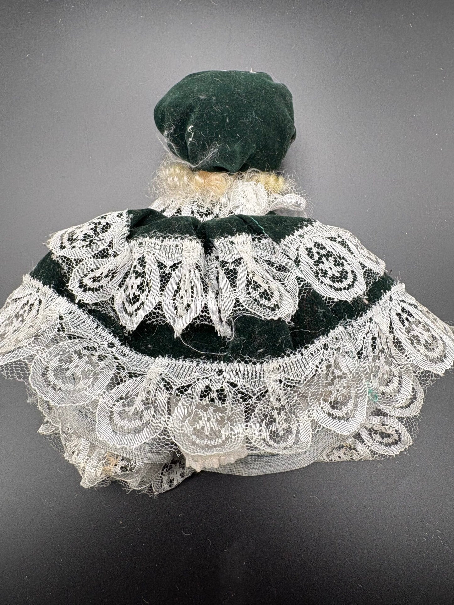Vintage dukker(F)- 4 mindre porcelænsdukker.