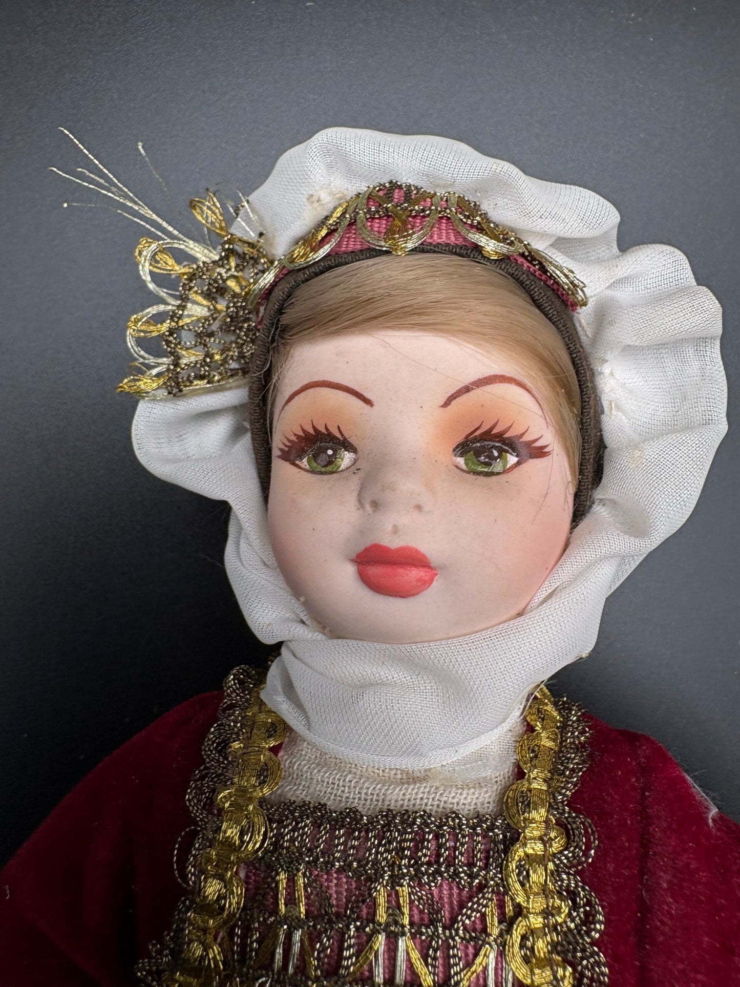 Vintage dukke(G)-Porcelænsdukke med stativ