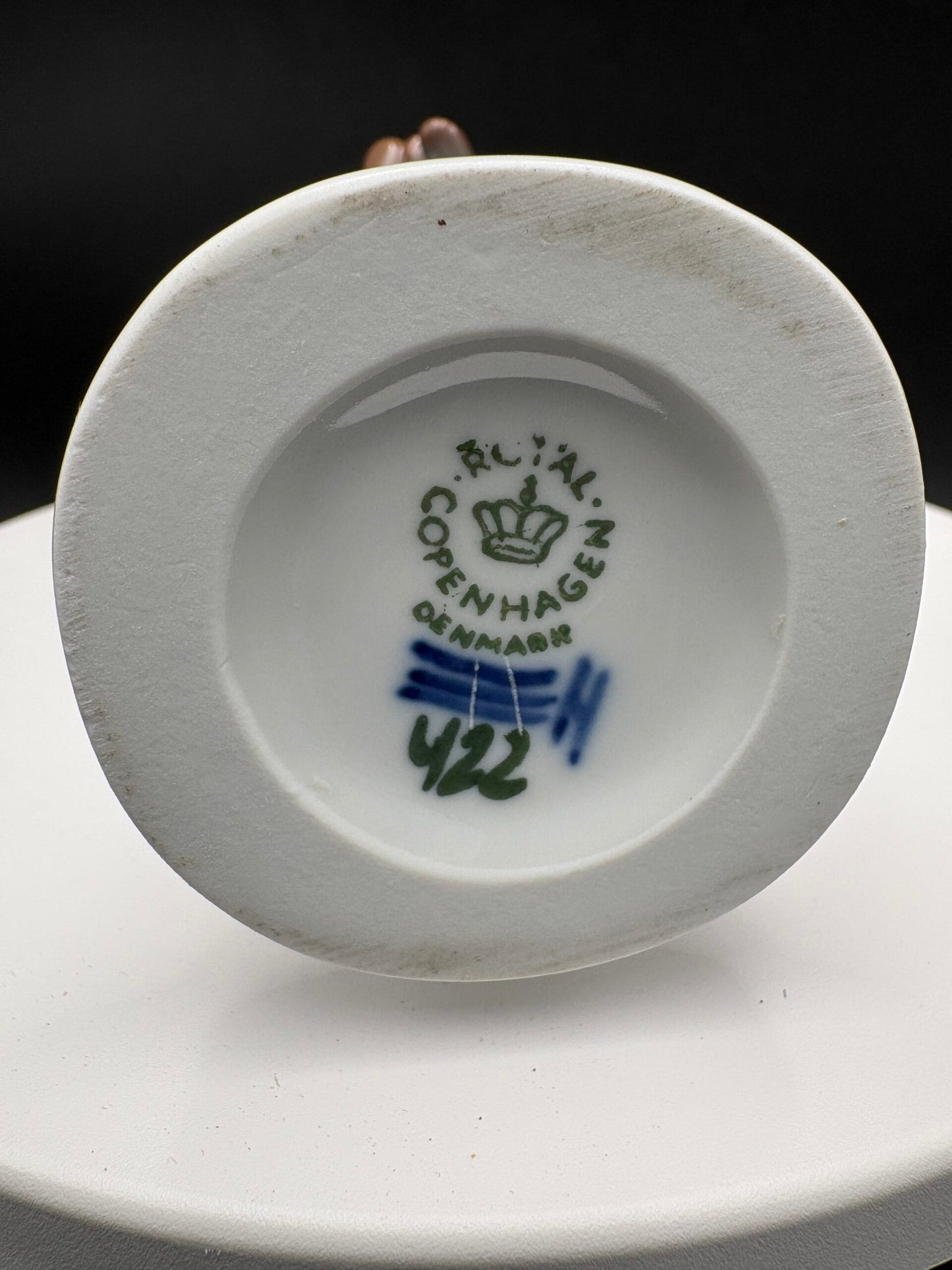 Royal Copenhagen porcelænsfigur-Dreng med hund