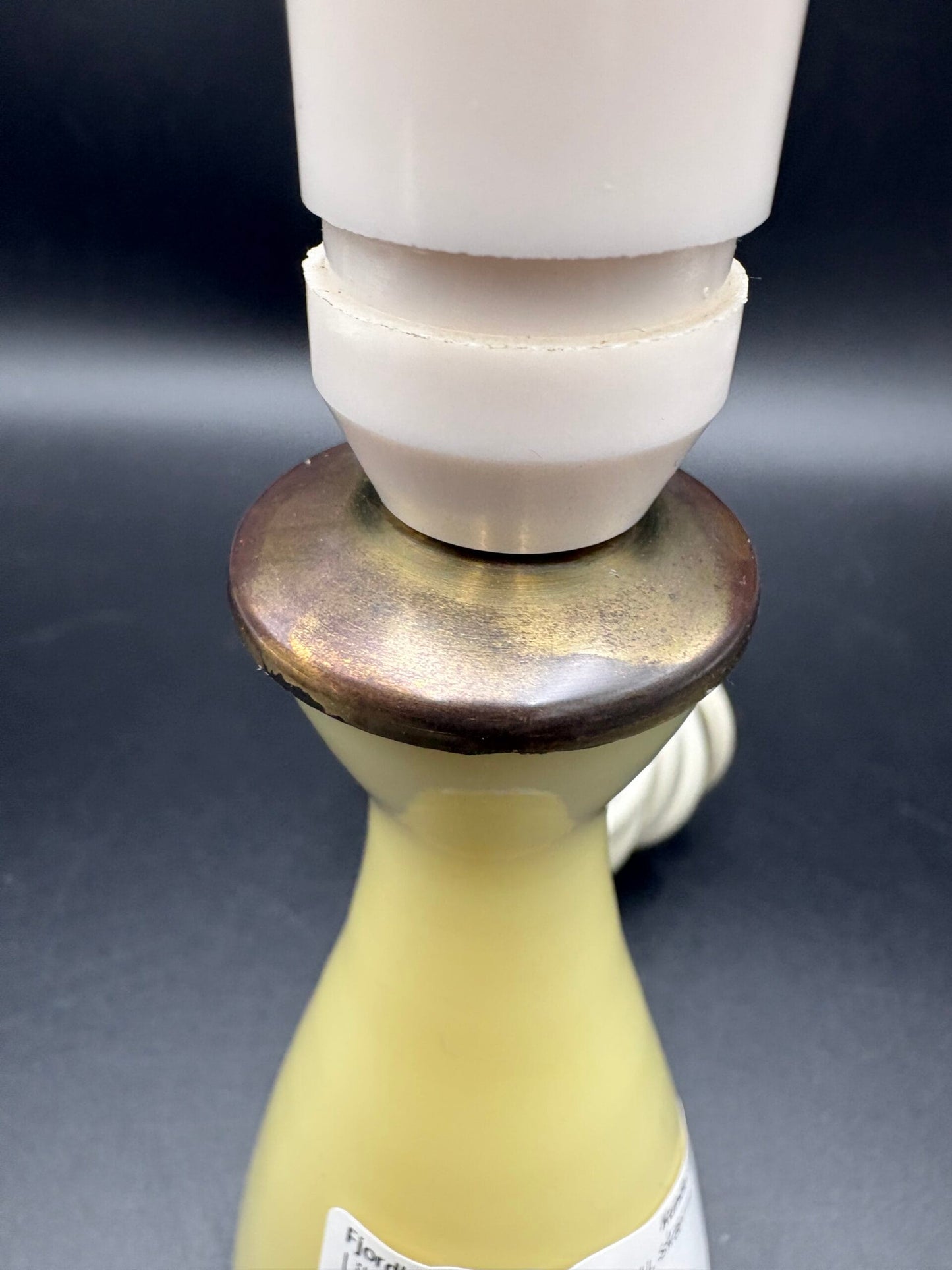 Lille honning gul glas bordlampe af Jacob E. Bang for Kastrup, 1950'erne