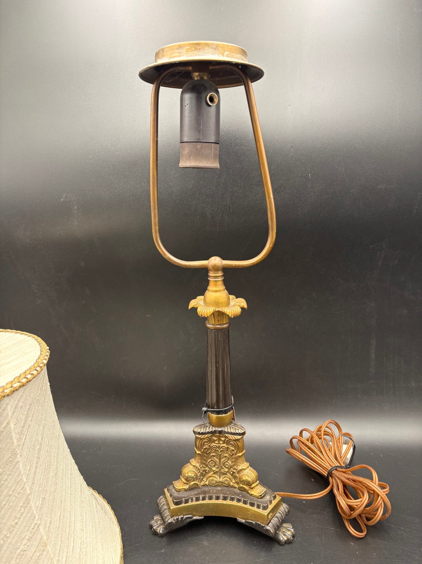 Vintage bordlampe i empire stil