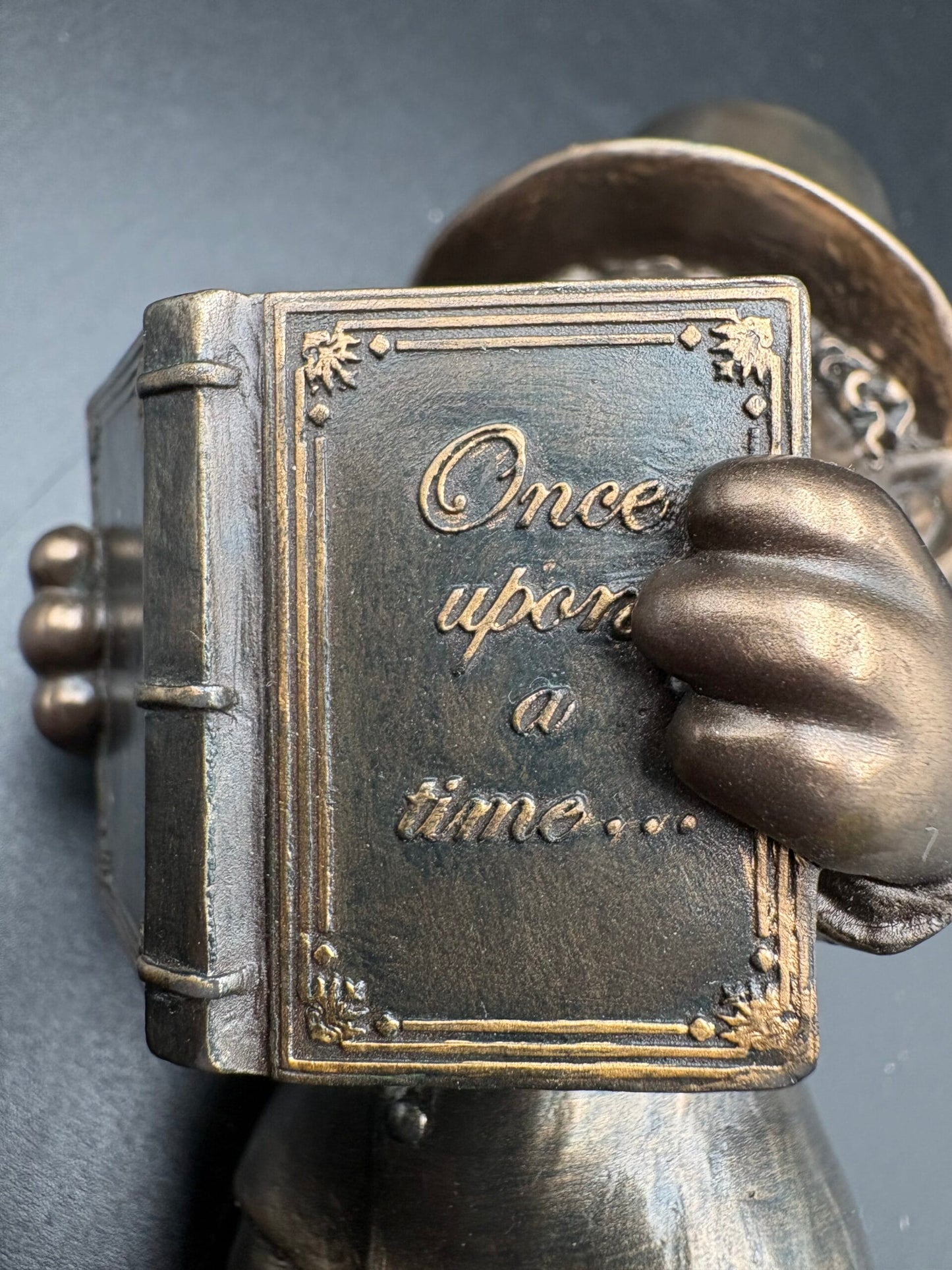 Dam Lykketrold- HC Andersen