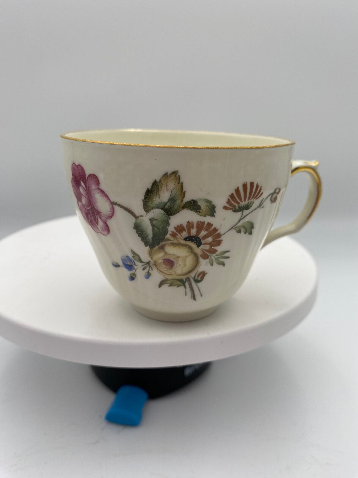 Royal Copenhagen, Frijsenborg kaffe-og spisestel-83 dele