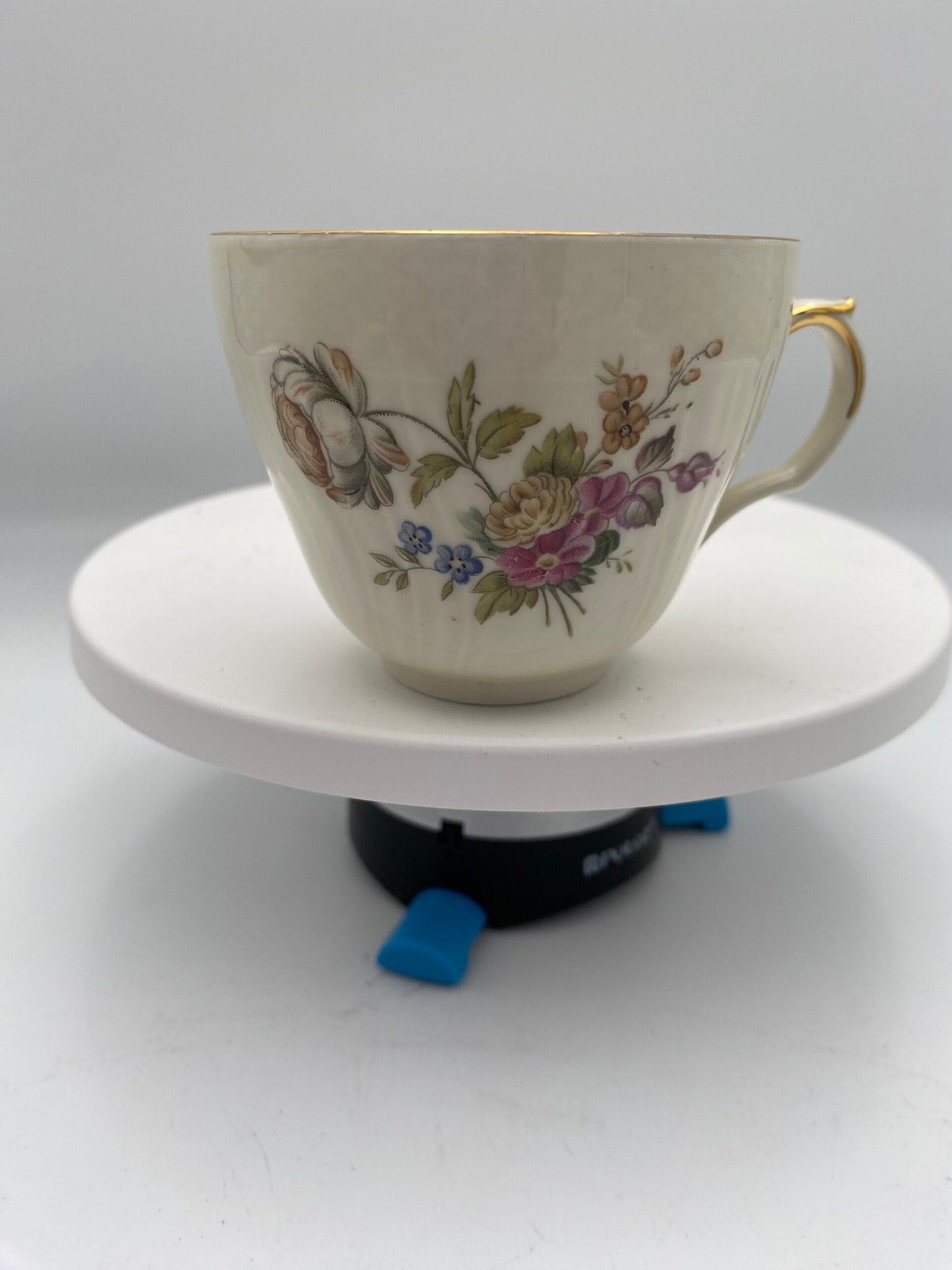 Royal Copenhagen, Frijsenborg kaffe-og spisestel-83 dele