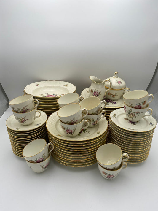 Royal Copenhagen, Frijsenborg kaffe-og spisestel-83 dele