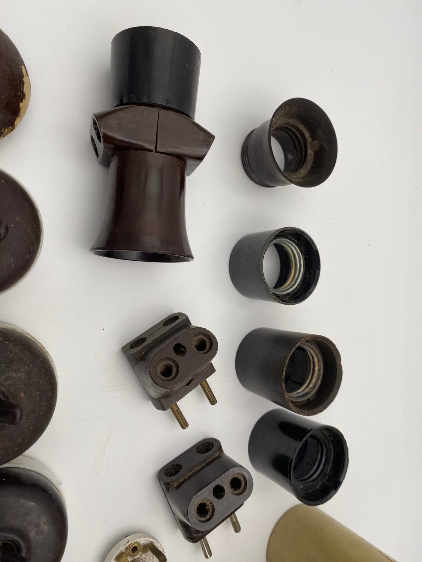 Gammeldags kontakter m.m.