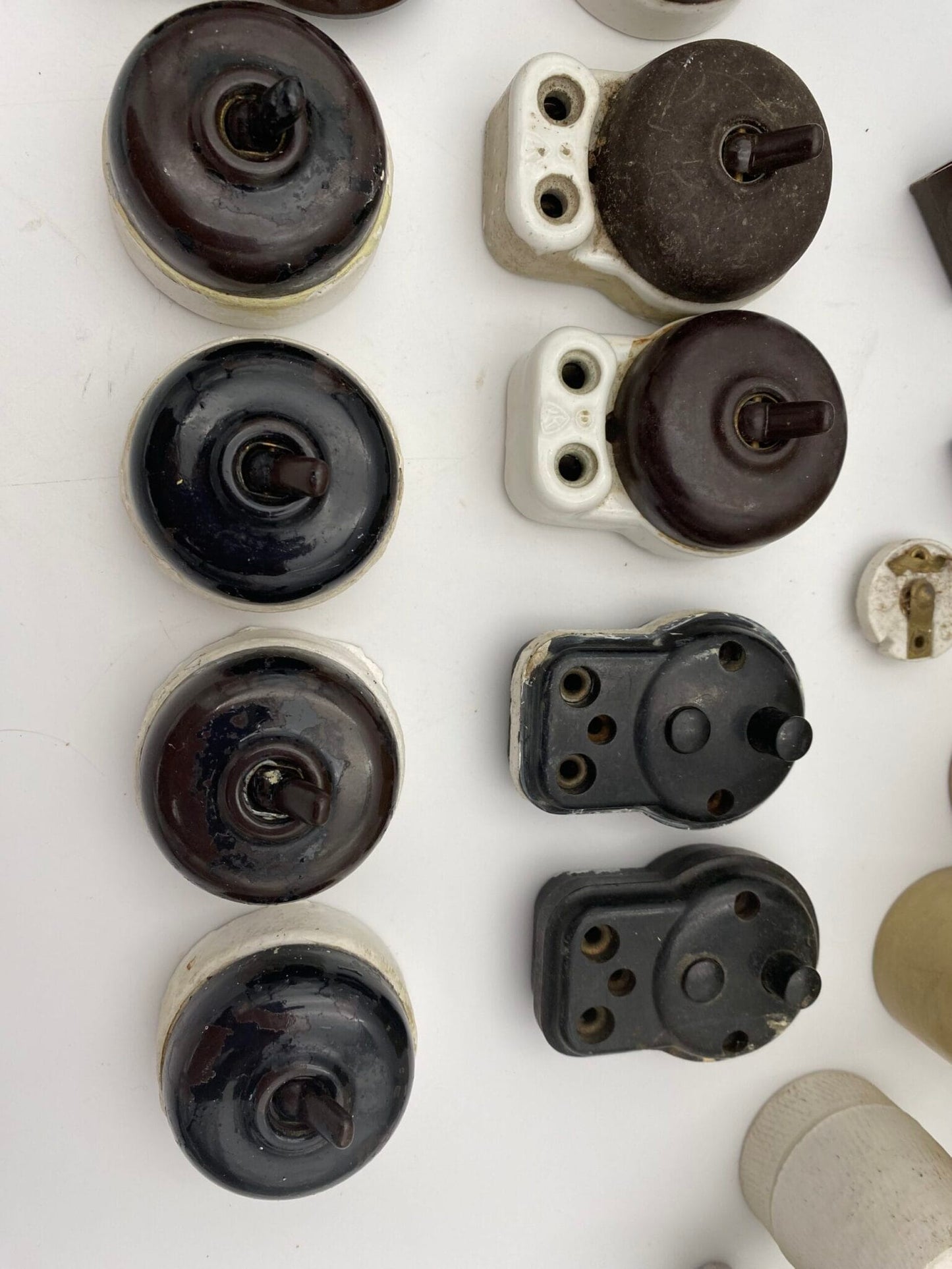 Gammeldags kontakter m.m.