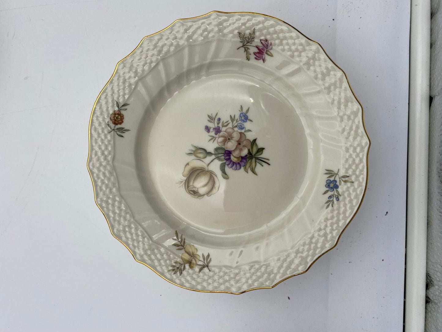 Royal Copenhagen, Frijsenborg kaffe-og spisestel-83 dele