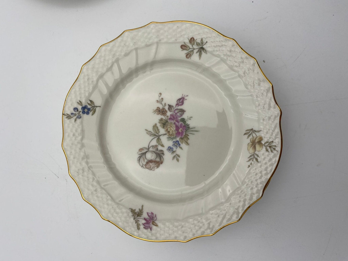 Royal Copenhagen, Frijsenborg kaffe-og spisestel-83 dele