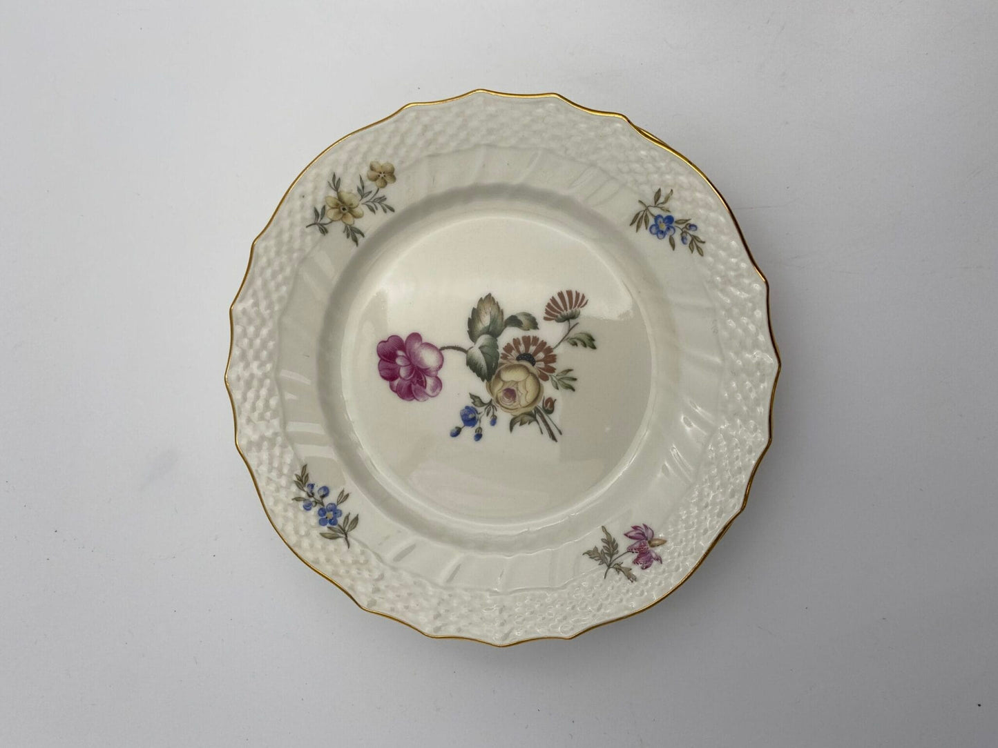 Royal Copenhagen, Frijsenborg kaffe-og spisestel-83 dele
