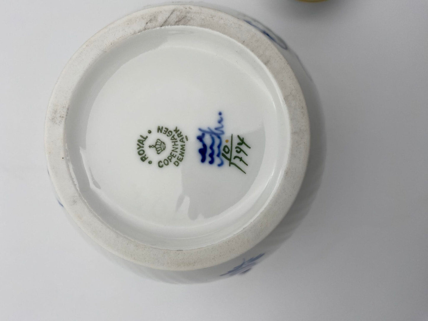 Royal Copenhagen kaffekande nr.10/1794 med guldkanter