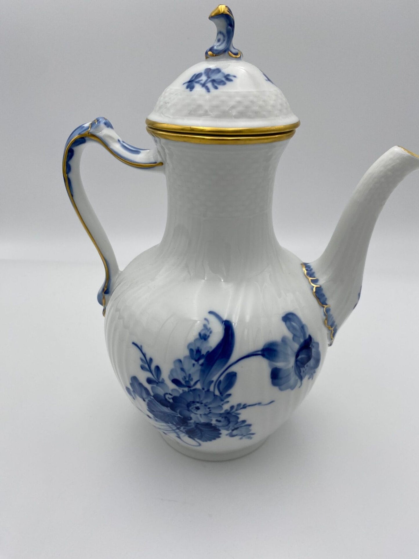 Royal Copenhagen kaffekande nr.10/1794 med guldkanter